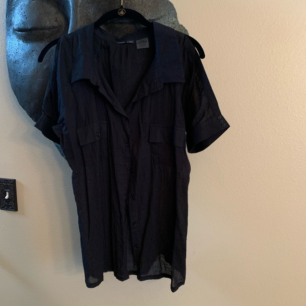 LINQ Cold-Shoulder Top - Picture 3 of 5